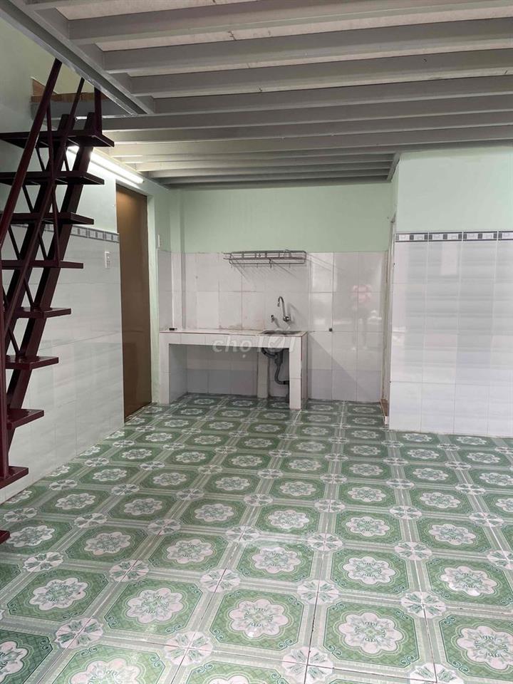 Cho thuê nhà nhỏ mặt đường Bàu cát P 12 Q Tân bình
