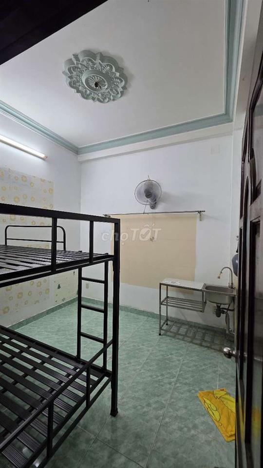 Phòng trọ máy lạnh P.10 cũ Tân Bình