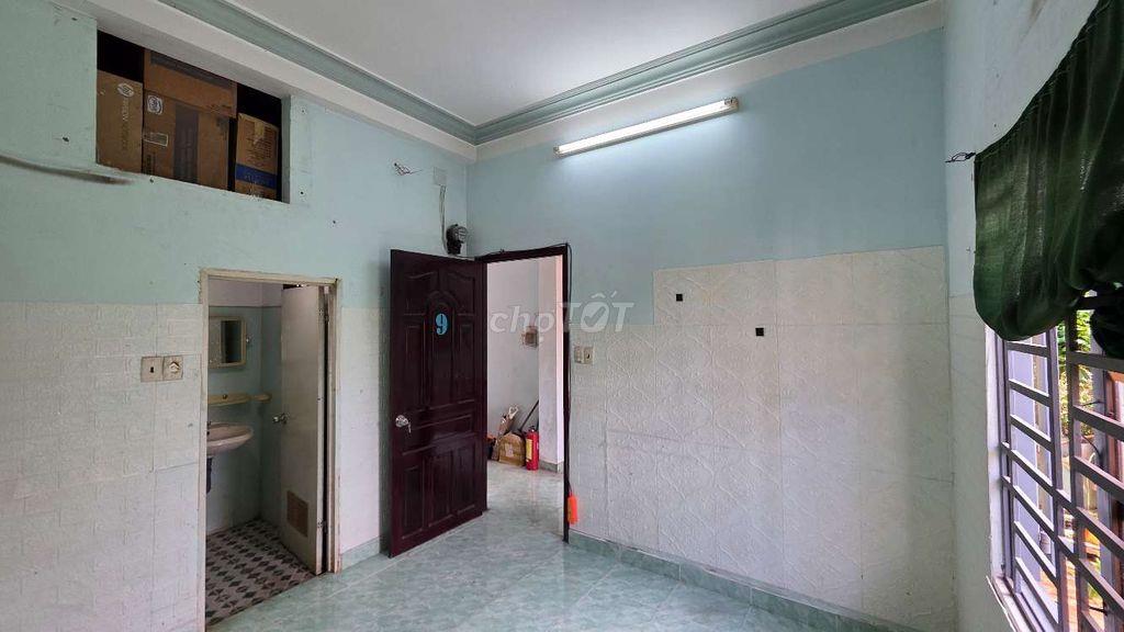 Phòng trọ máy lạnh P.10 cũ Tân Bình