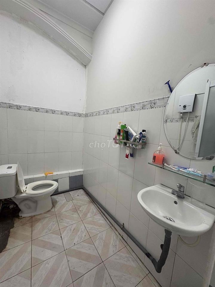 ký túc xá rèm giờ giấc tự do Cộng hòa gần sân bay máy lạnh