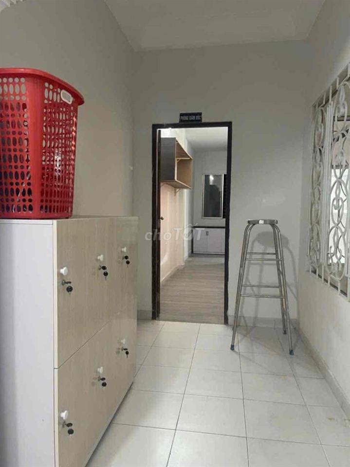 ký túc xá rèm giờ giấc tự do Cộng hòa gần sân bay máy lạnh