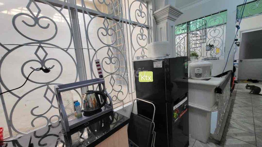 TRỌ bao máy lạnh gần sân bay Tân Sơn Nhất ra vào tự do bằng vân tay