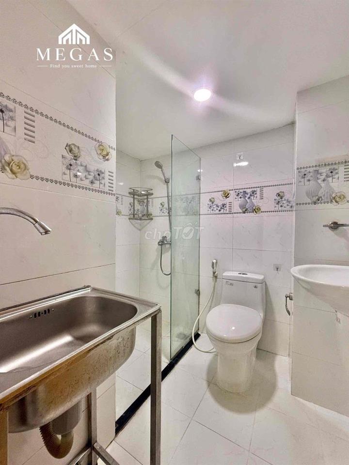 PHÒNG TRỌ GIÁ TỐT ngay ETOWN CỘNG HOÀ_FULL NỘI THẤT_BAN CÔNG