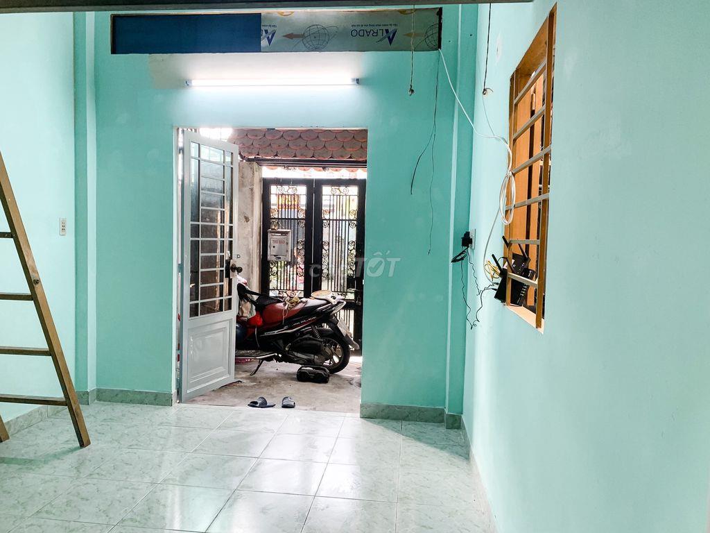 Phòng 25m2-2,5tr gác lửng, toilet ngay cổng KCN Tân Bình, chợ Tân Trụ