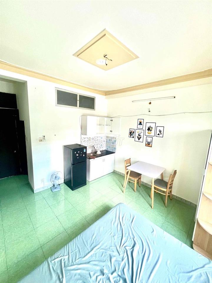 Chính chủ- Cho thuê 886 Đ. Âu Cơ, Tân Bình Full nội thất cửa sổ thoáng