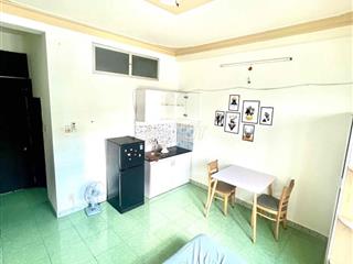 Chính chủ- Cho thuê 886 Đ. Âu Cơ, Tân Bình Full nội thất cửa sổ thoáng