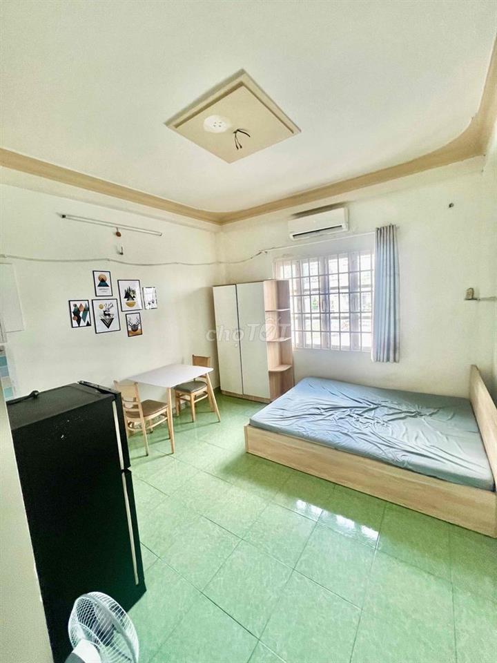 Chính chủ- Cho thuê 886 Đ. Âu Cơ, Tân Bình Full nội thất cửa sổ thoáng