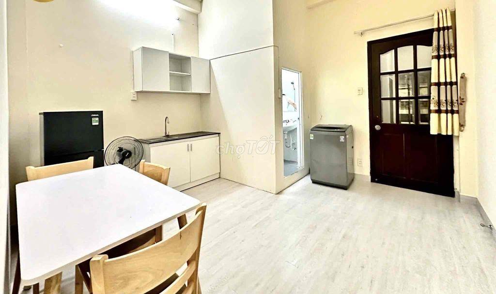 Chính chủ- Cho thuê 886 Đ. Âu Cơ, Tân Bình Full nội thất cửa sổ thoáng