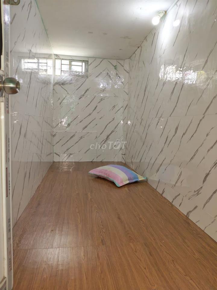 Phòng tại 202/48( số cũ 318/75) Phạm Văn Hai 