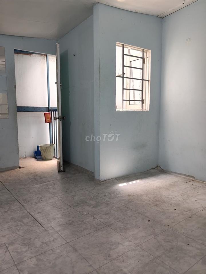 Phòng tại 202/48( số cũ 318/75) Phạm Văn Hai 