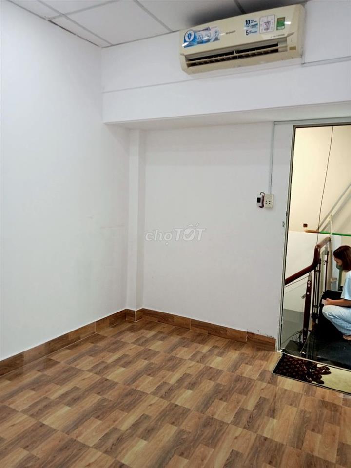 Phòng tại 1014/68 CMT8