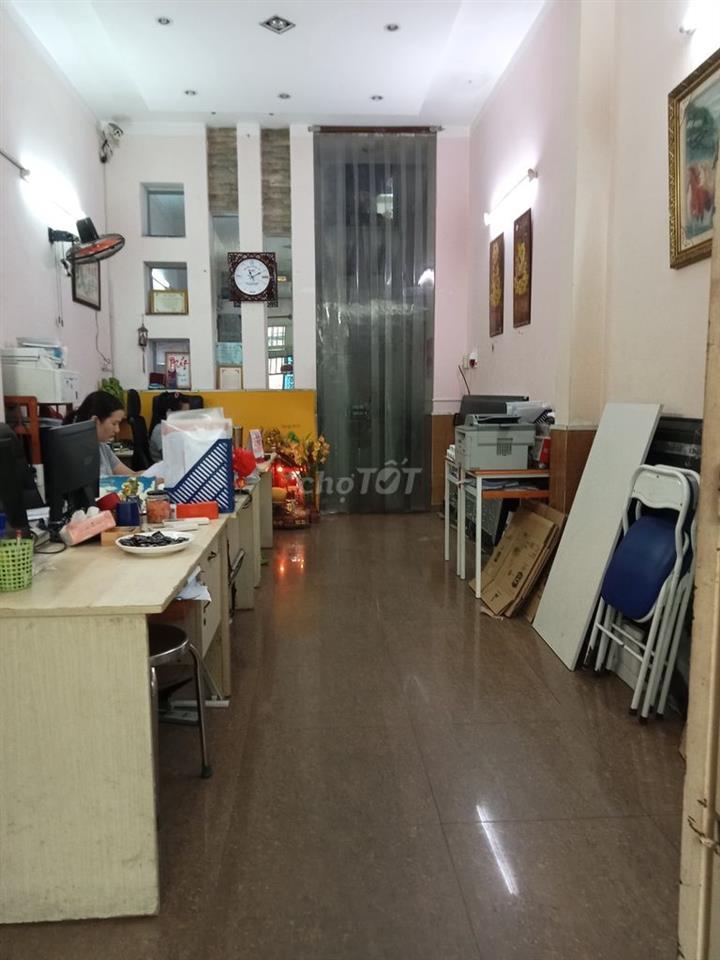 Cho thuê tầng trệt nhà 1355/3 Hoàng Sa 