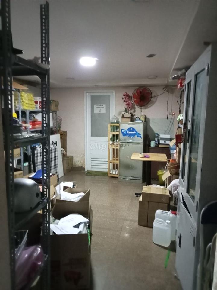 Cho thuê tầng trệt nhà 1355/3 Hoàng Sa 