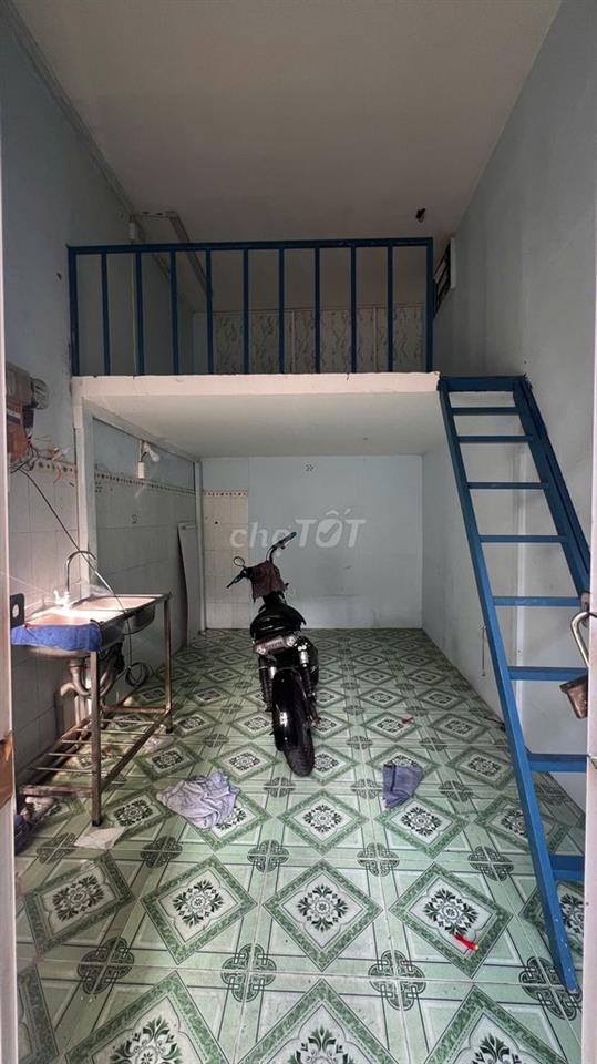 Phòng ở mặt trước tầng trệt ( mặt bằng)