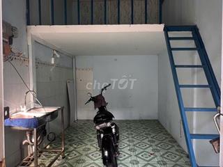 Phòng ở mặt trước tầng trệt ( mặt bằng)