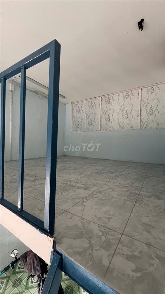 Phòng ở mặt trước tầng trệt ( mặt bằng)
