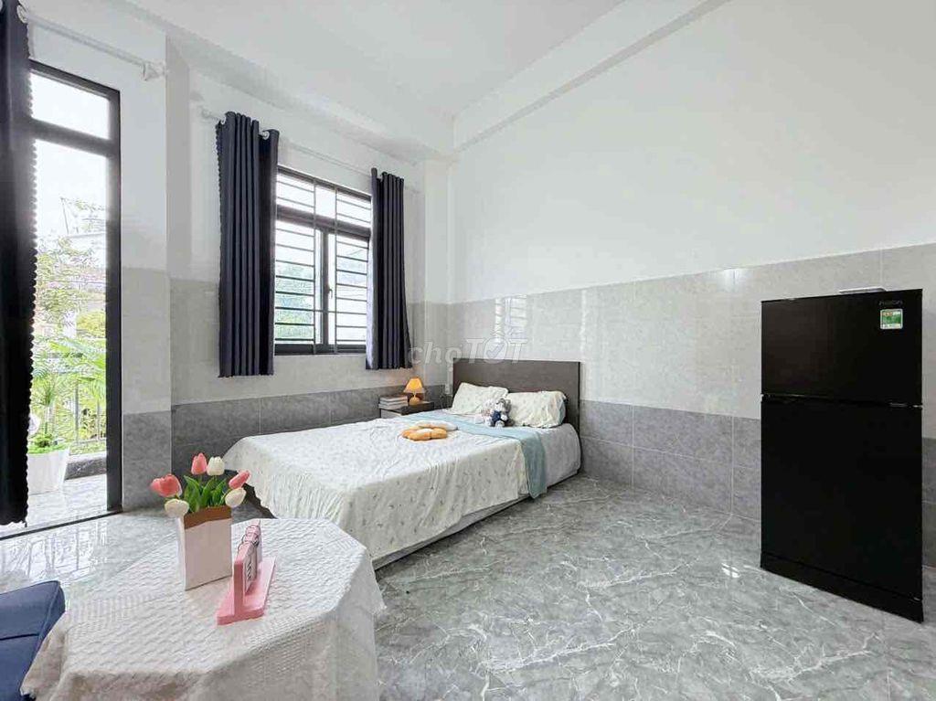 CĂN HỘ BAN CÔNG FULL NỘI THẤT GẦN ETOWN