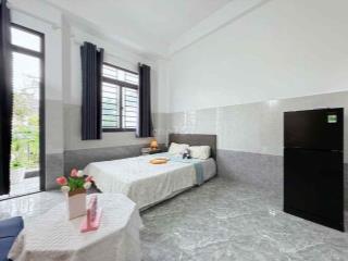 CĂN HỘ BAN CÔNG FULL NỘI THẤT GẦN ETOWN