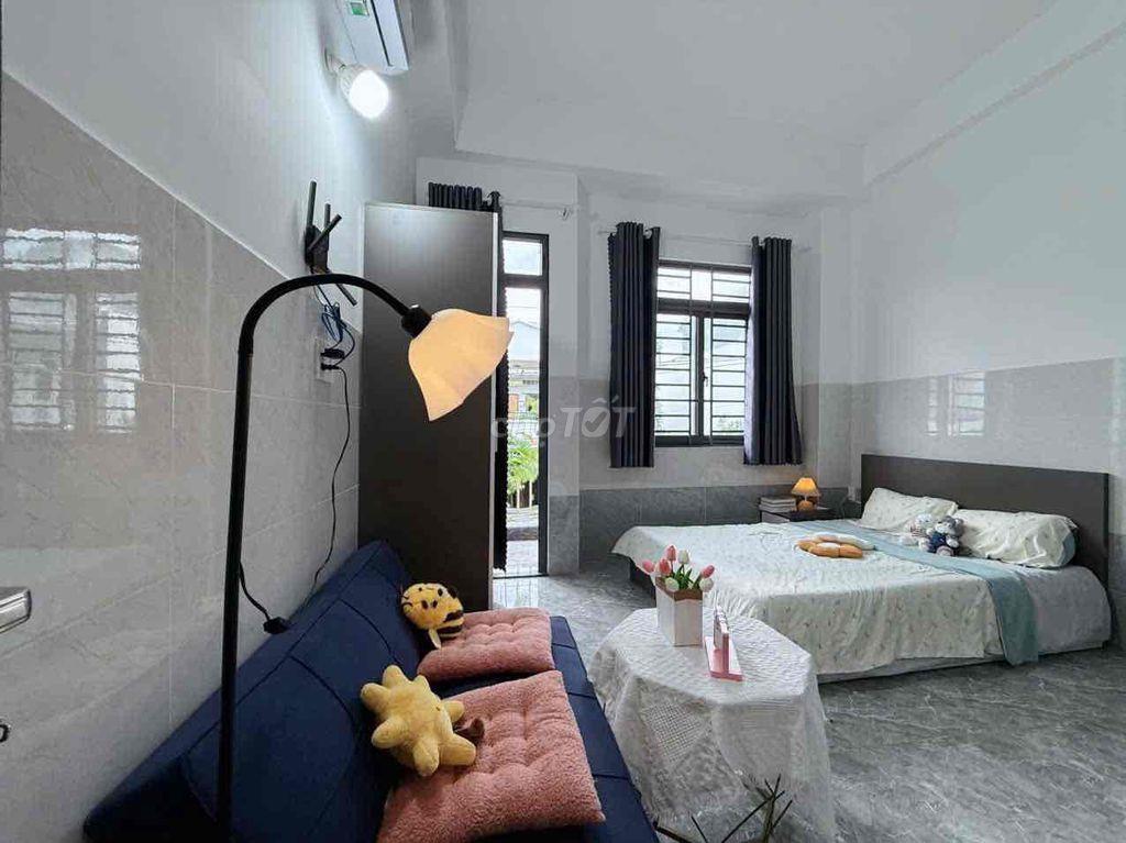 CĂN HỘ BAN CÔNG FULL NỘI THẤT GẦN ETOWN