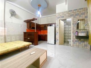 Studio tầng trệt đủ nội thất