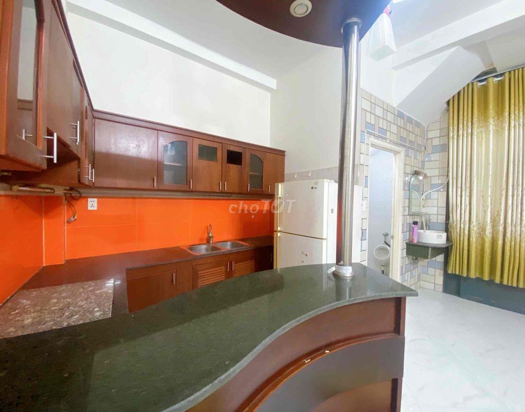 Studio tầng trệt đủ nội thất