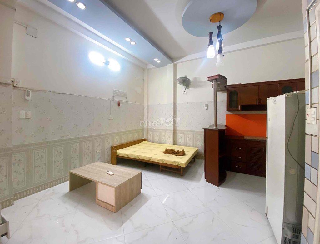 Studio tầng trệt đủ nội thất