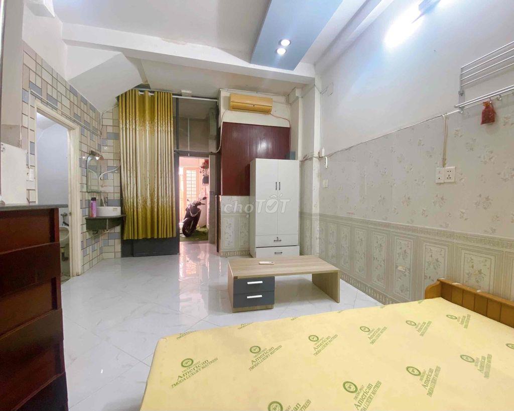 Studio tầng trệt đủ nội thất