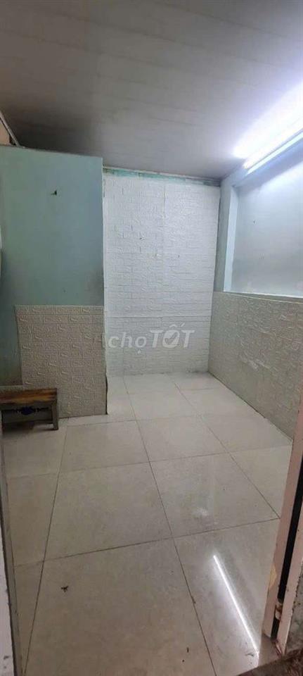 Phòng tầng trệt hẻm ôtô Cách mạng tháng 8