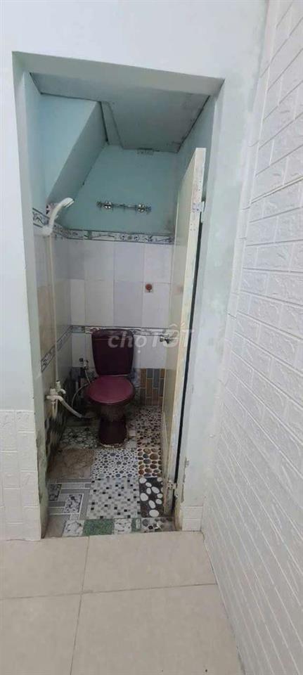 Phòng tầng trệt hẻm ôtô Cách mạng tháng 8