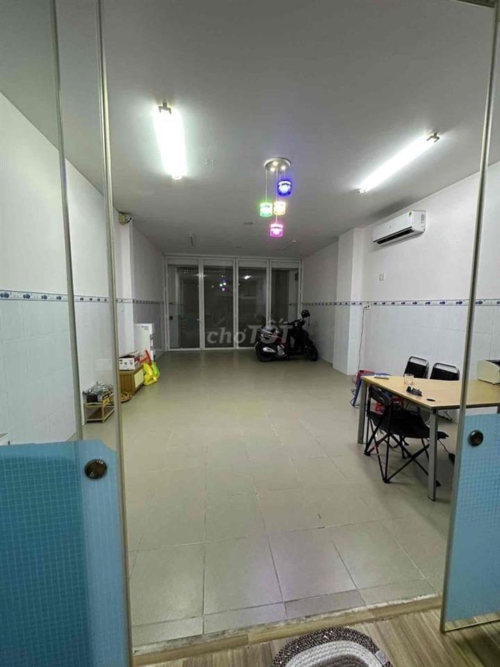 Phòng 16m2 có cửa sổ, ngay chợ Tân Trụ, p15, Tân Bình