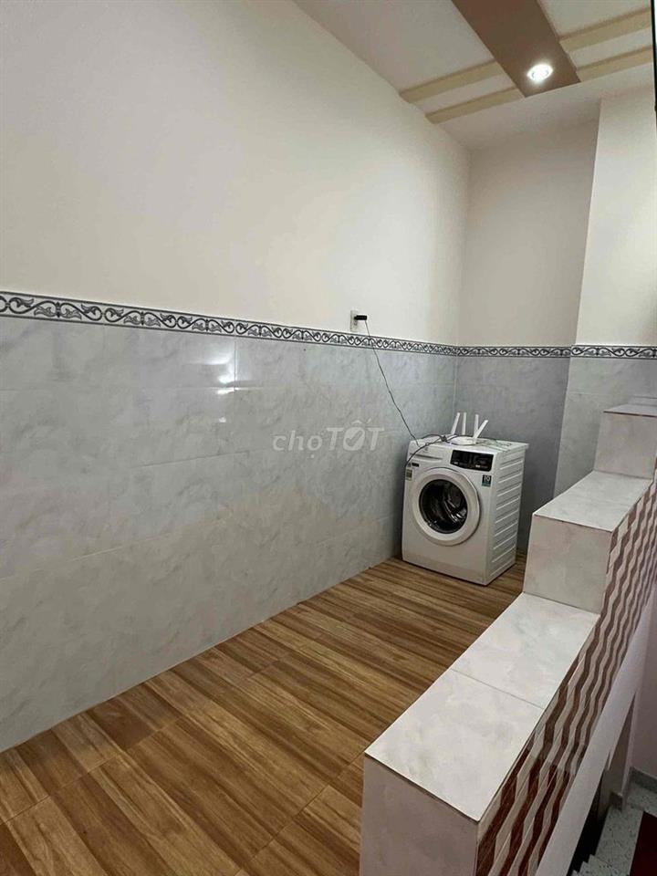 Phòng 16m2 có cửa sổ, ngay chợ Tân Trụ, p15, Tân Bình