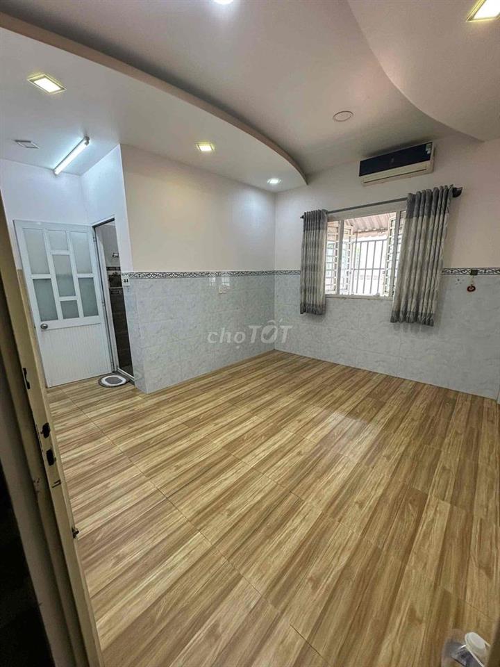 Phòng 16m2 có cửa sổ, ngay chợ Tân Trụ, p15, Tân Bình