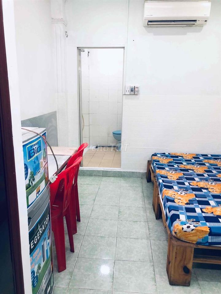 phòng trọ nội thất đầy đủ. tủ lạnh, máy lạnh, máy giặt, toillet riêng