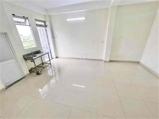 Phòng có máy lạnh gần ĐH Công Thương