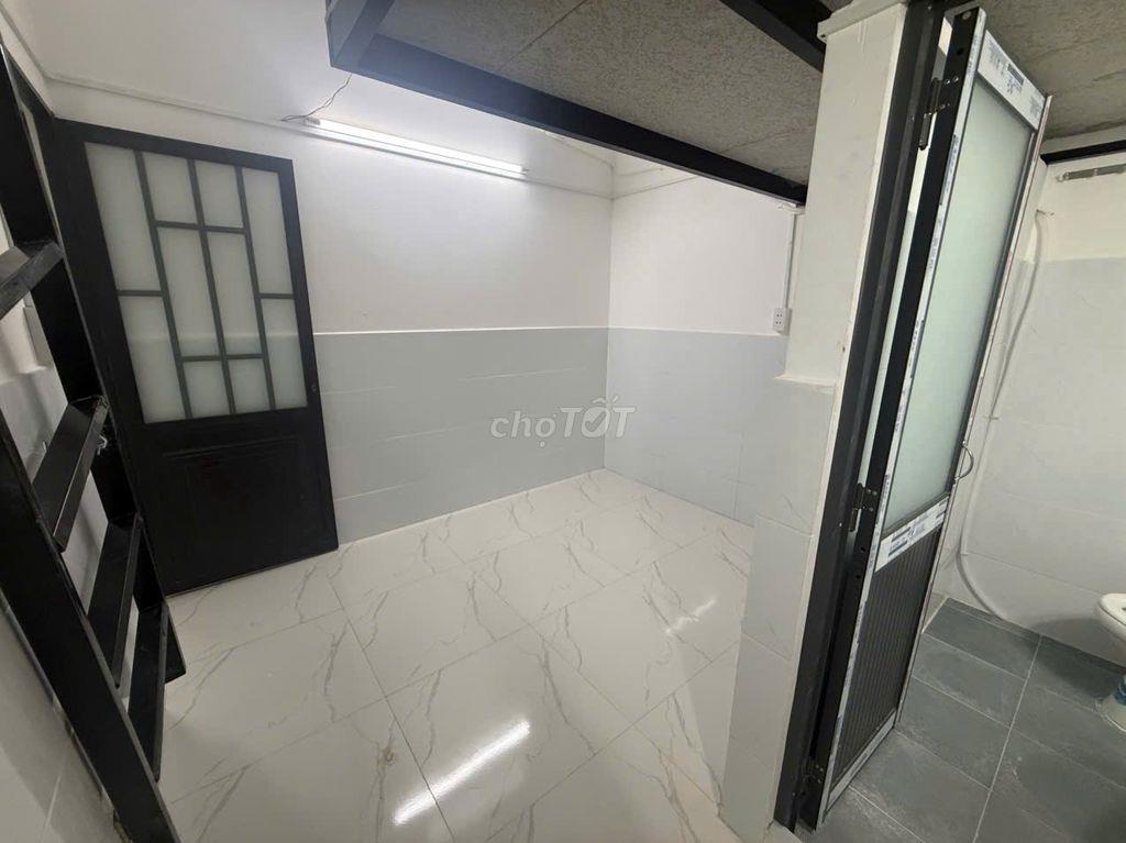 PHÒNG TRỌ CÓ GÁC GẦN HỌC VIỆN HÀNG KHÔNG GIÁ CHỈ 3TR8