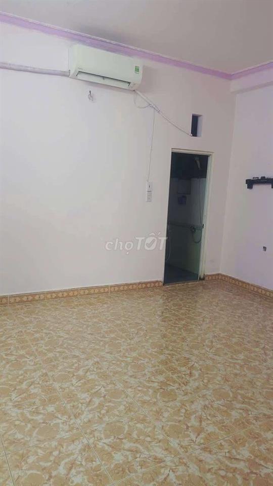 Phòng cho thuê có máy lạnh