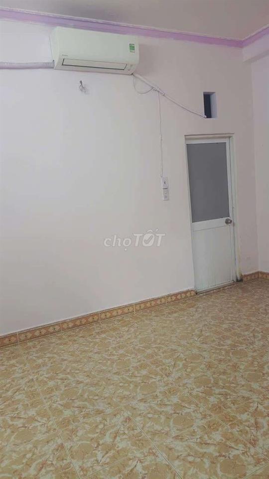 Phòng cho thuê có máy lạnh