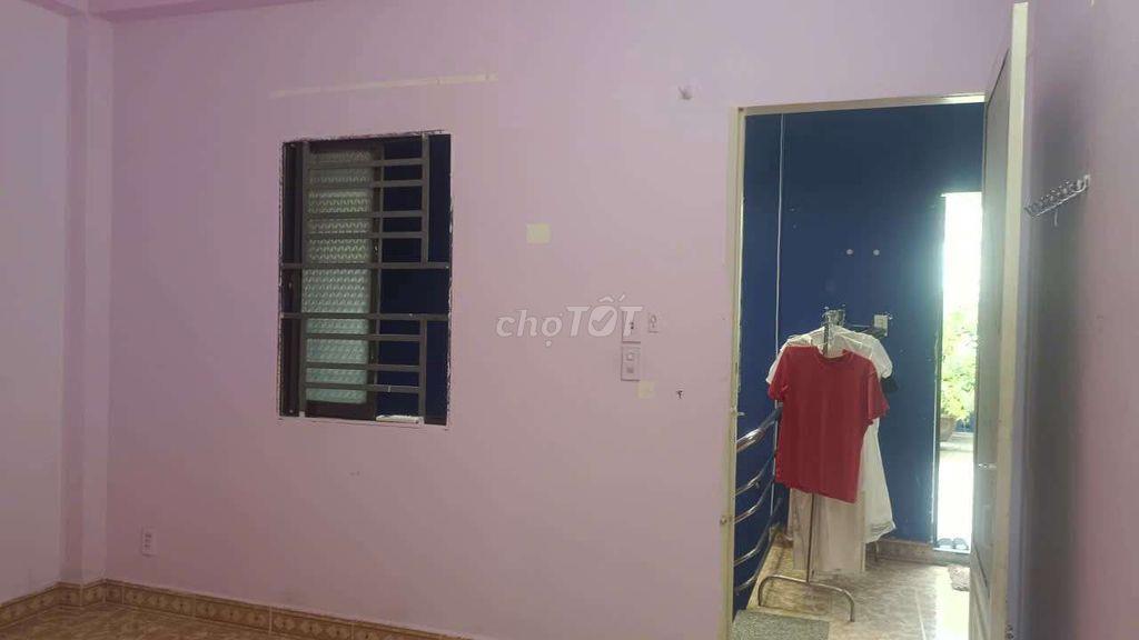 Phòng cho thuê có máy lạnh