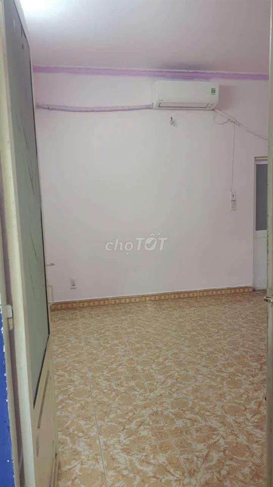 Phòng cho thuê có máy lạnh