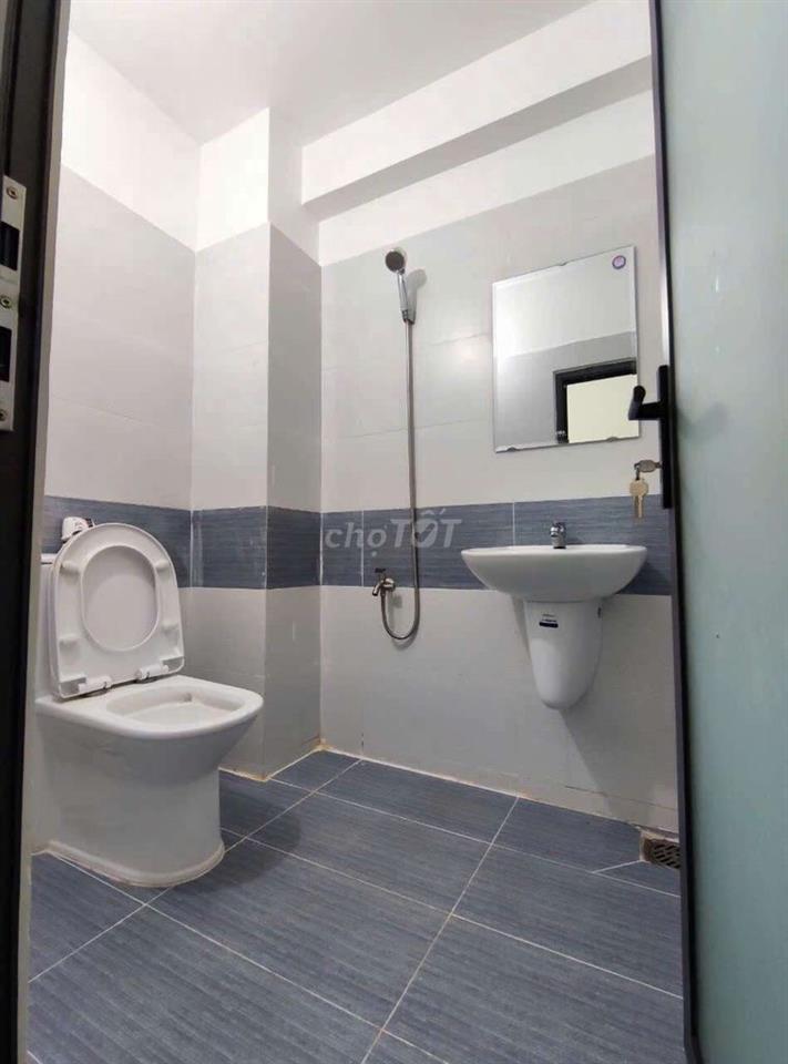 CỬA SỔ THOÁNG MÁT GẦN VVA CHO SINH VIÊN TÂN BÌNH 