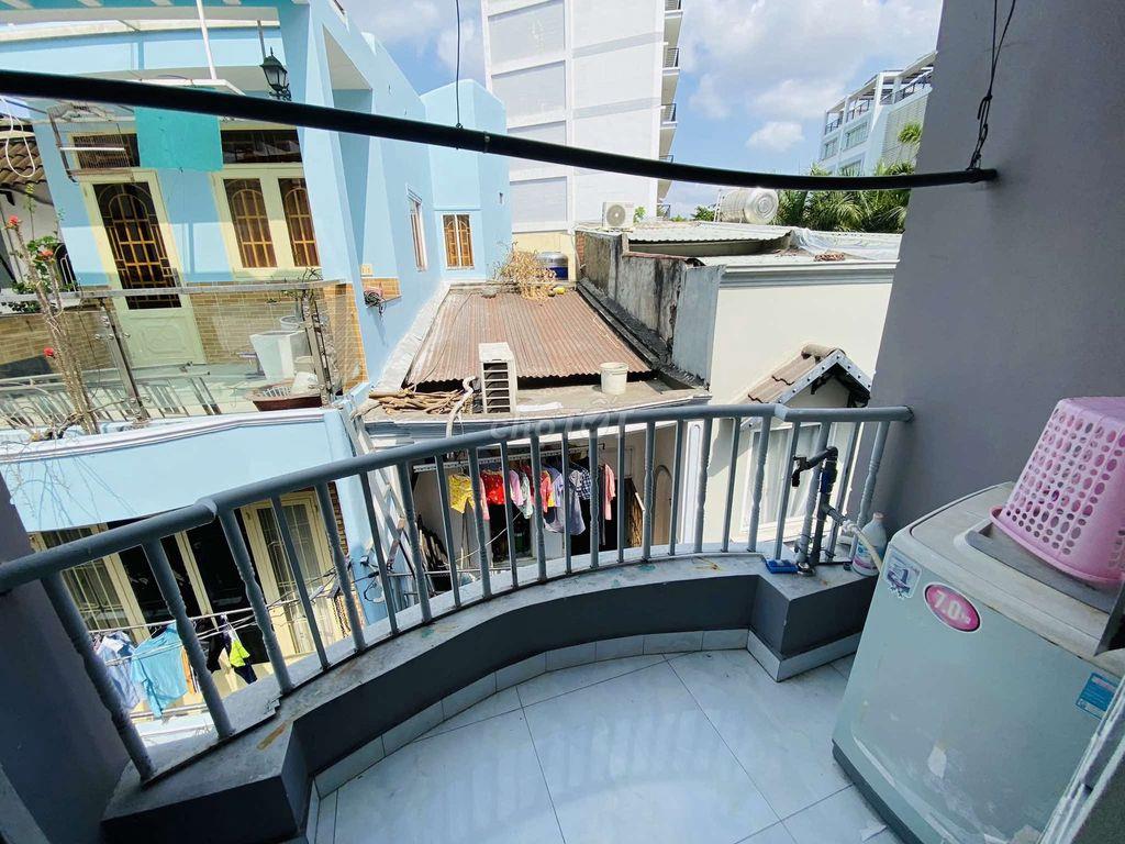 Cho thuê phòng ban công, máy lạnh,máy giặt gần PVhai, sân bay, bờ kè