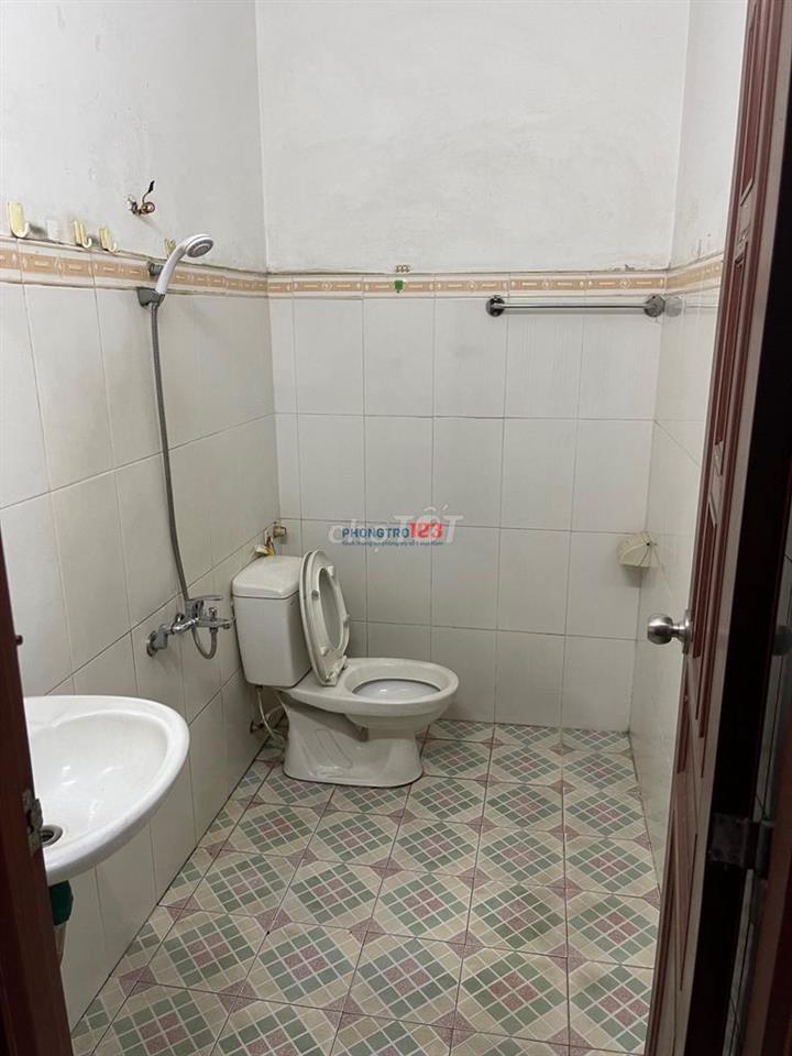 Cho thuê phòng trọ diện tích 25m2, đầy đủ tiện nghi gần sân bay TSN
