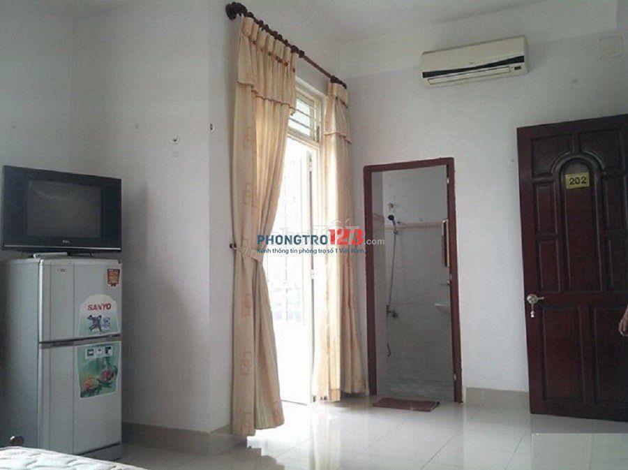 Cho thuê phòng trọ diện tích 25m2, đầy đủ tiện nghi gần sân bay TSN