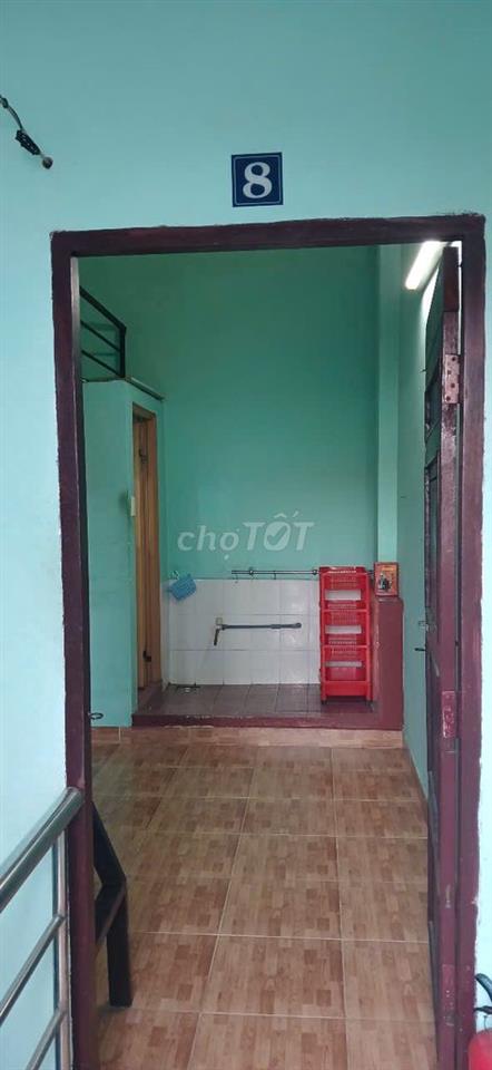 Phòng trọ Cộng hòa-hoang hoa thám, C.c. Carilon. 2trieu/thang, P.13 TB