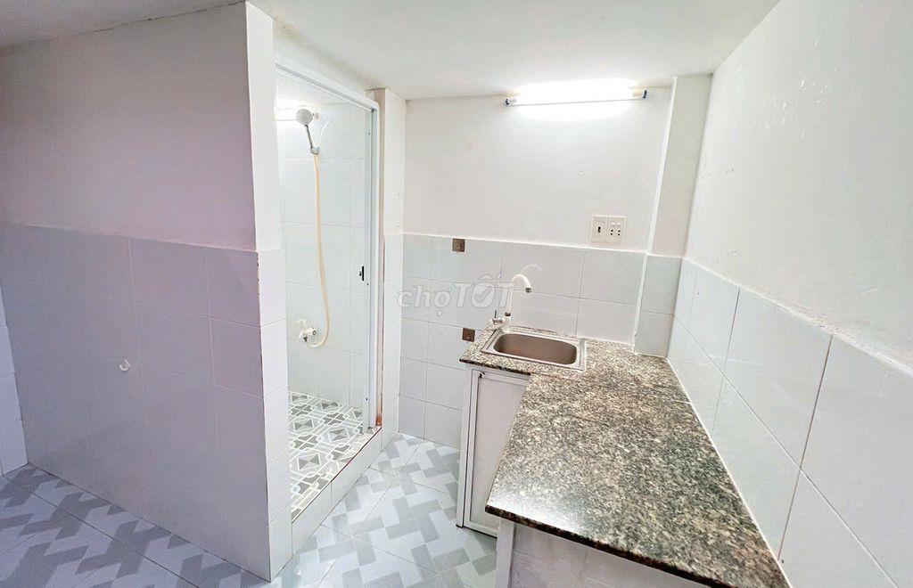 TRỌ MÁY LẠNH THOÁNG MÁT GẦN HVHK, HUFLIT, CÔNG THƯƠNG, VĂN HIẾN