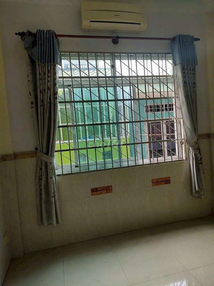 Phòng đẹp full nội thất, tự do,bên hông chợ Phạm Văn Hai Tân Bình 
