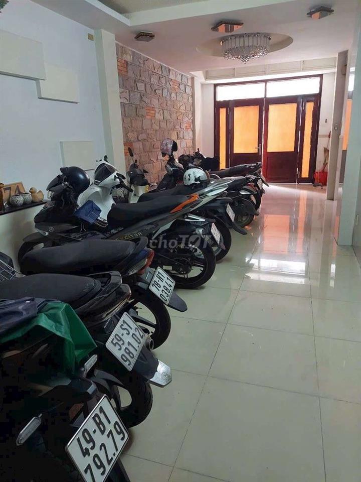 Phòng đẹp full nội thất, tự do,bên hông chợ Phạm Văn Hai Tân Bình 
