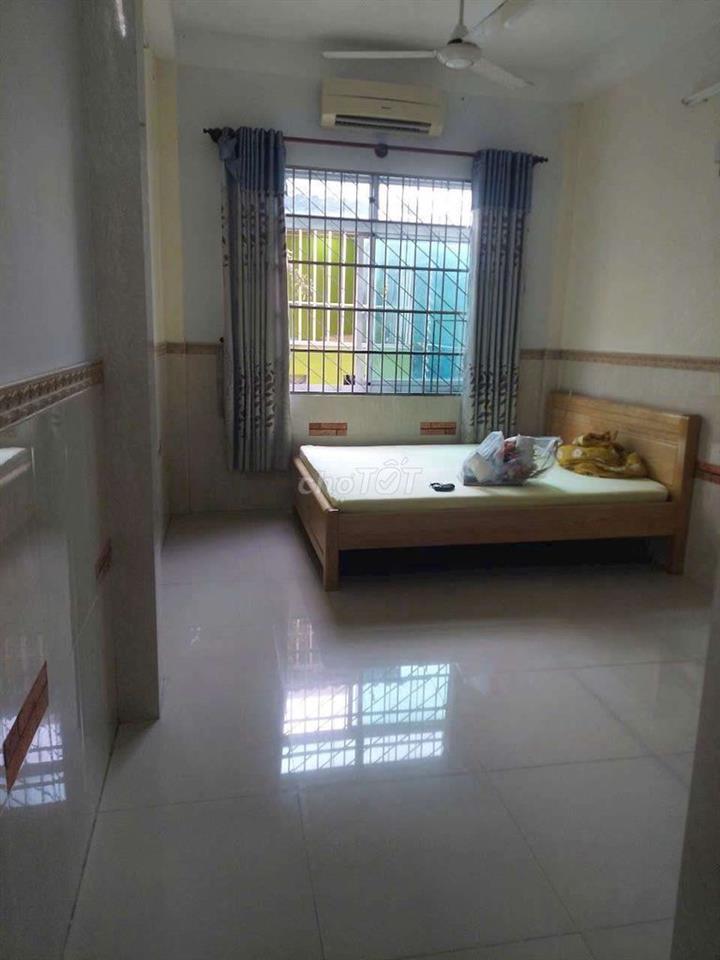 Phòng đẹp full nội thất, tự do,bên hông chợ Phạm Văn Hai Tân Bình 