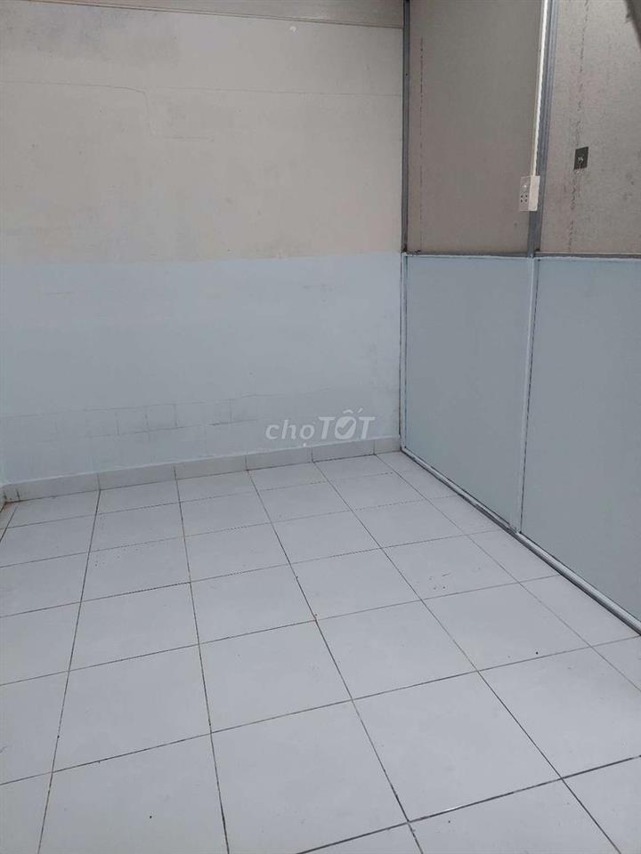 Phòng giá rẻ,giờ tự do Nguyễn Thanh Tuyền p2 TBình sau chợ Phạm V Hai 