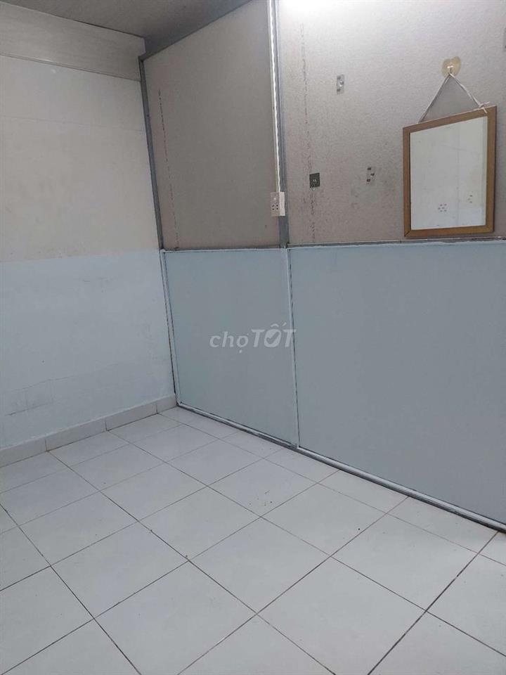 Phòng giá rẻ,giờ tự do Nguyễn Thanh Tuyền p2 TBình sau chợ Phạm V Hai 